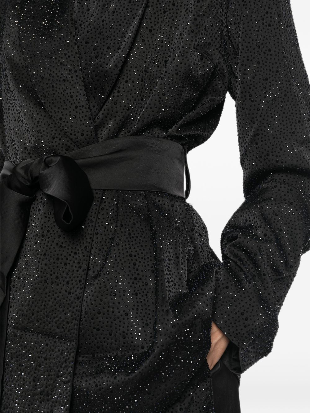 A0186NER62A BLACK TWENTY FOURHAITCH