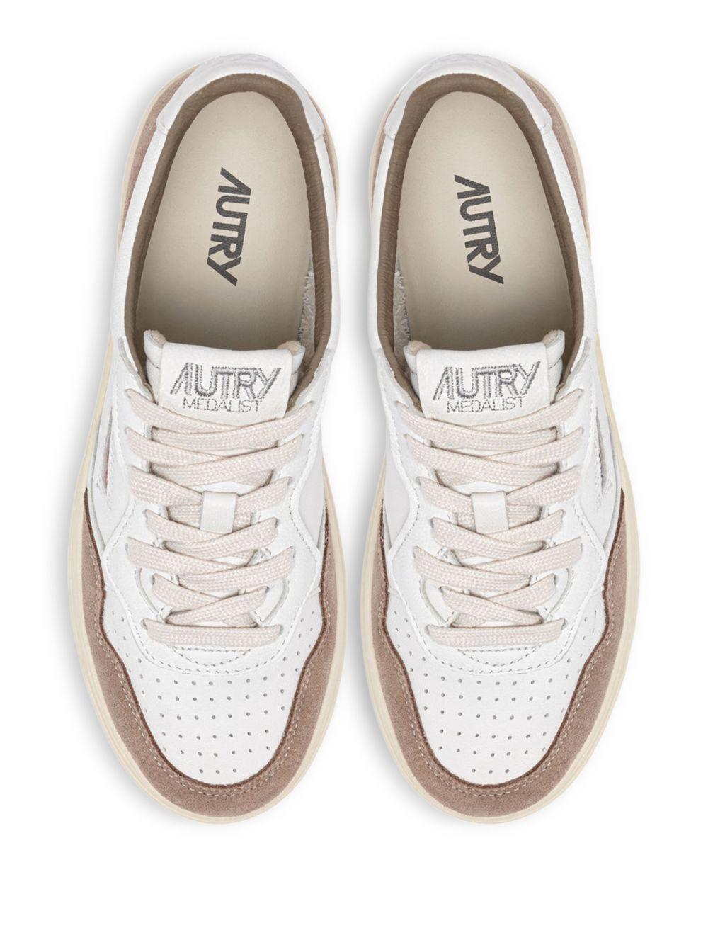 Sneaker Medalist Low in pelle AULMFT02 WHITE ANTILOPE AUTRY