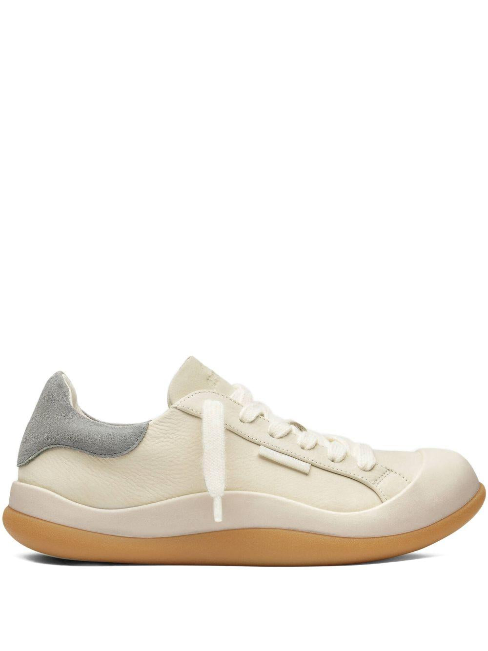 Squish Sneaker F3654001 LIGHT BEIGE GUM AXEL ARIGATO
