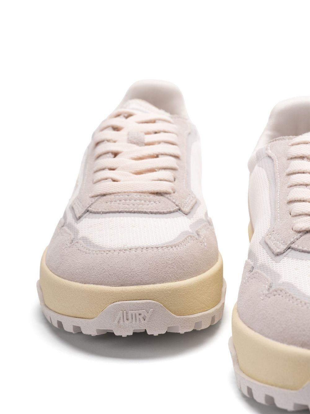 Sneakers Wildpace Low in Mesh e Suede Colore Bianco e Marshmallow LDLMAK01 DRAGON WHITE AUTRY