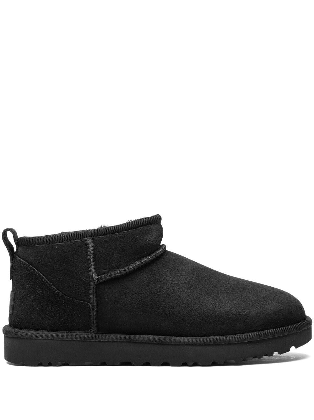 1116109 BLK UGG