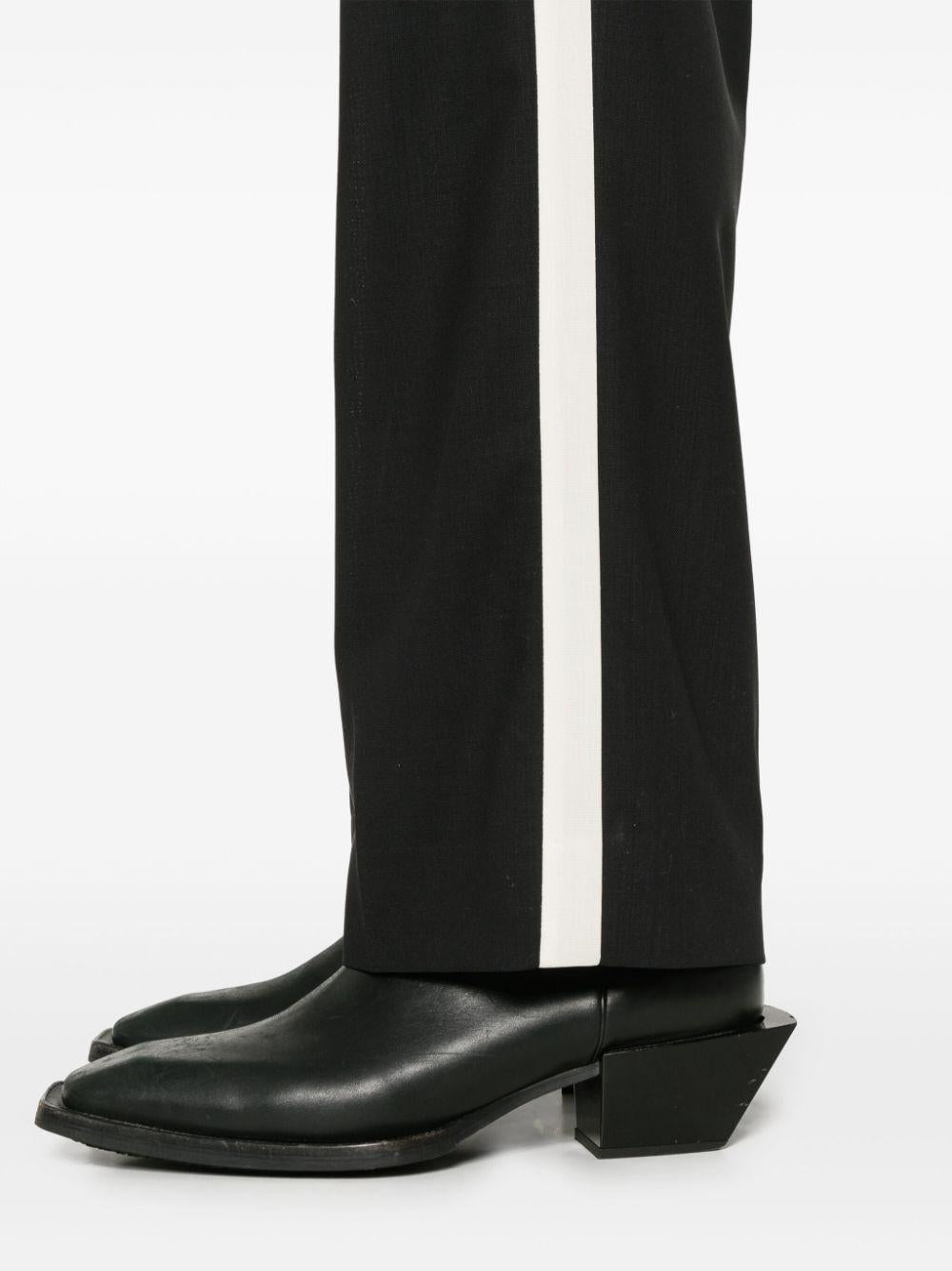 SS24N10 LANA GARZATA NERA TUX SAPIO