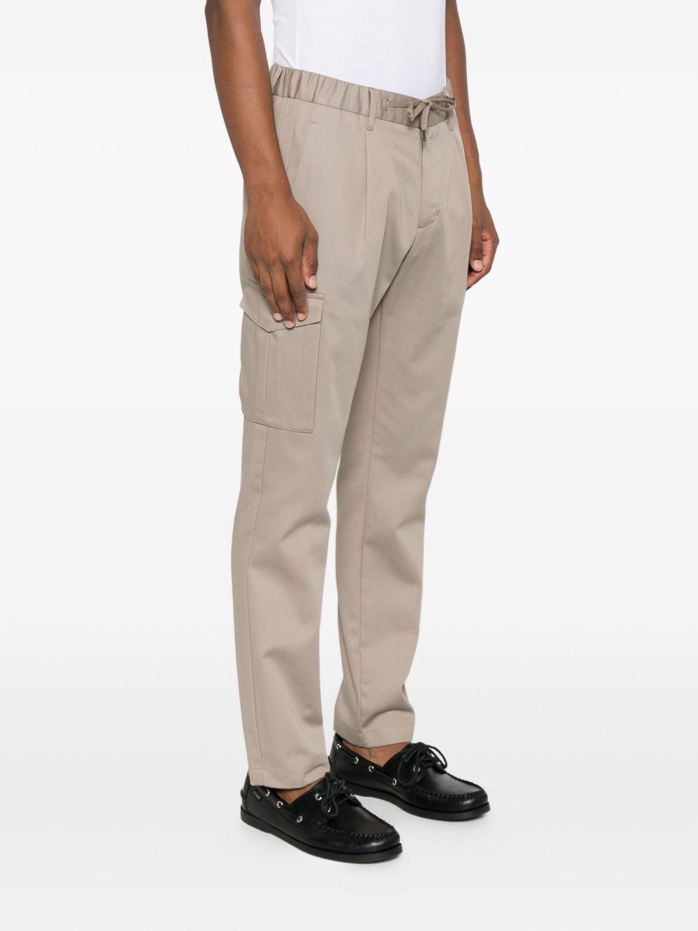 PT00039UR13266 1985 CHANTILLY HERNO