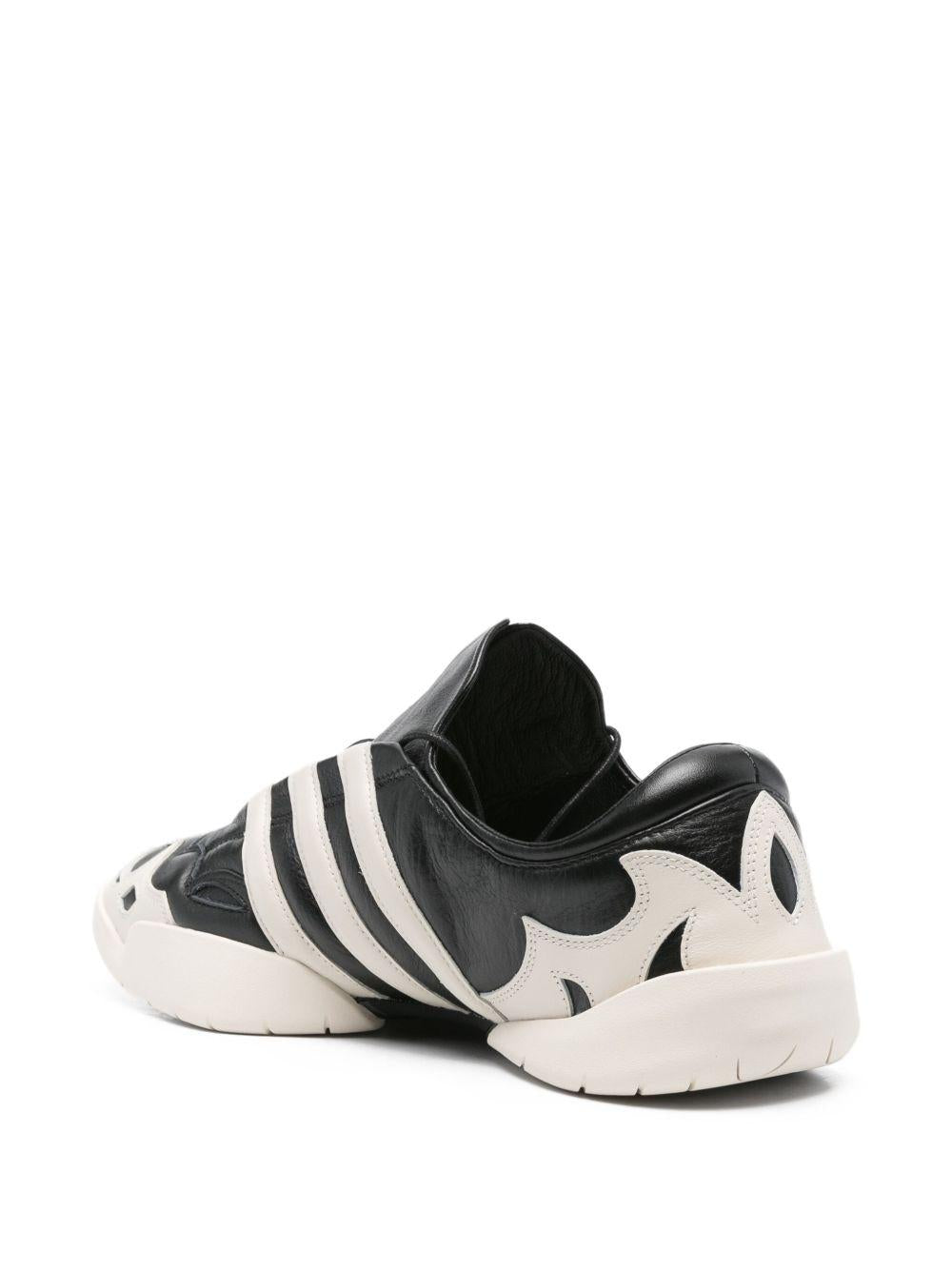 REGU 2002 Sneakers JR3600 BLACK Y-3