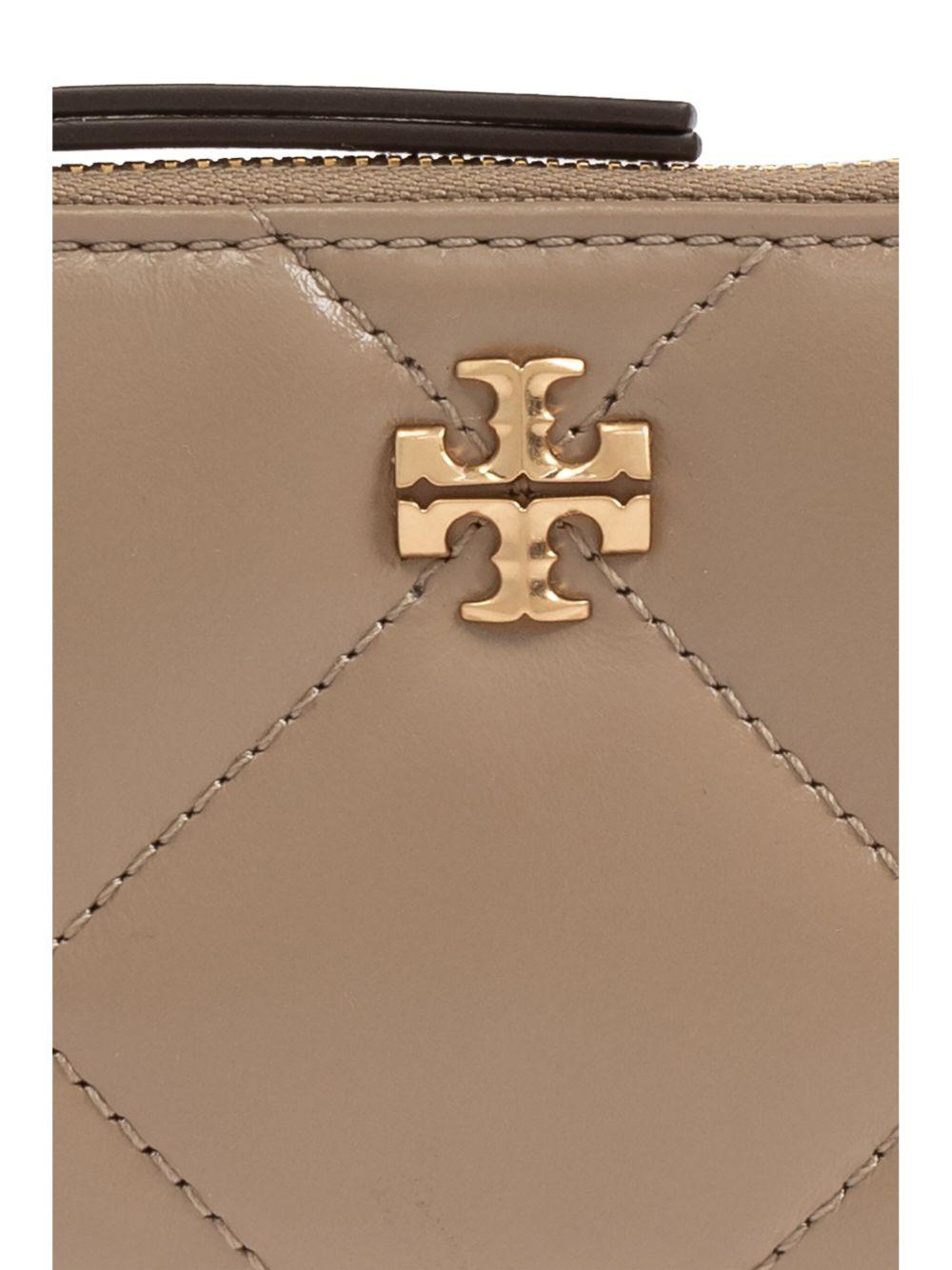 Portacarte Kira trapuntato a motivo diamante con zip 158629 250 TAUPE OAK TORY BURCH