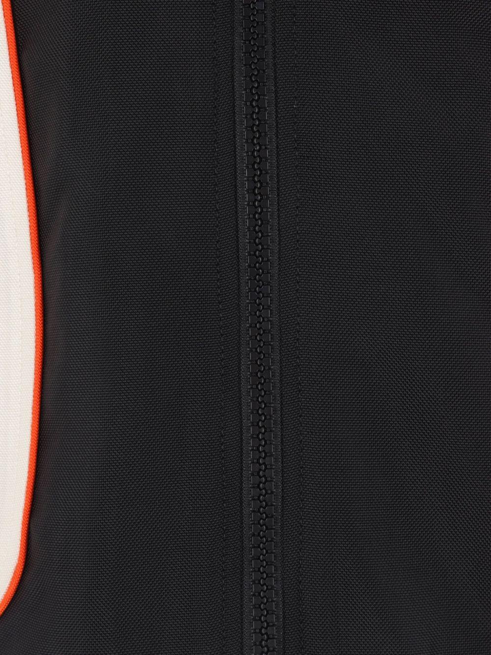 A194420PDAI 9XX BLACK WHITE DIESEL