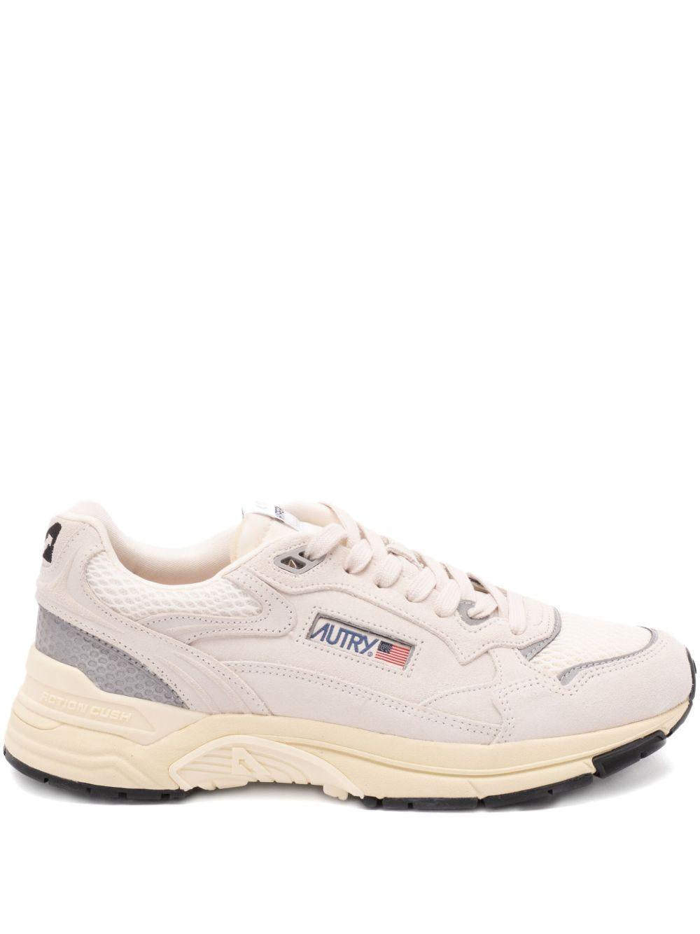 Sneakers Hyperway<BR/> HYLMUM10 WHITE SILVER AUTRY