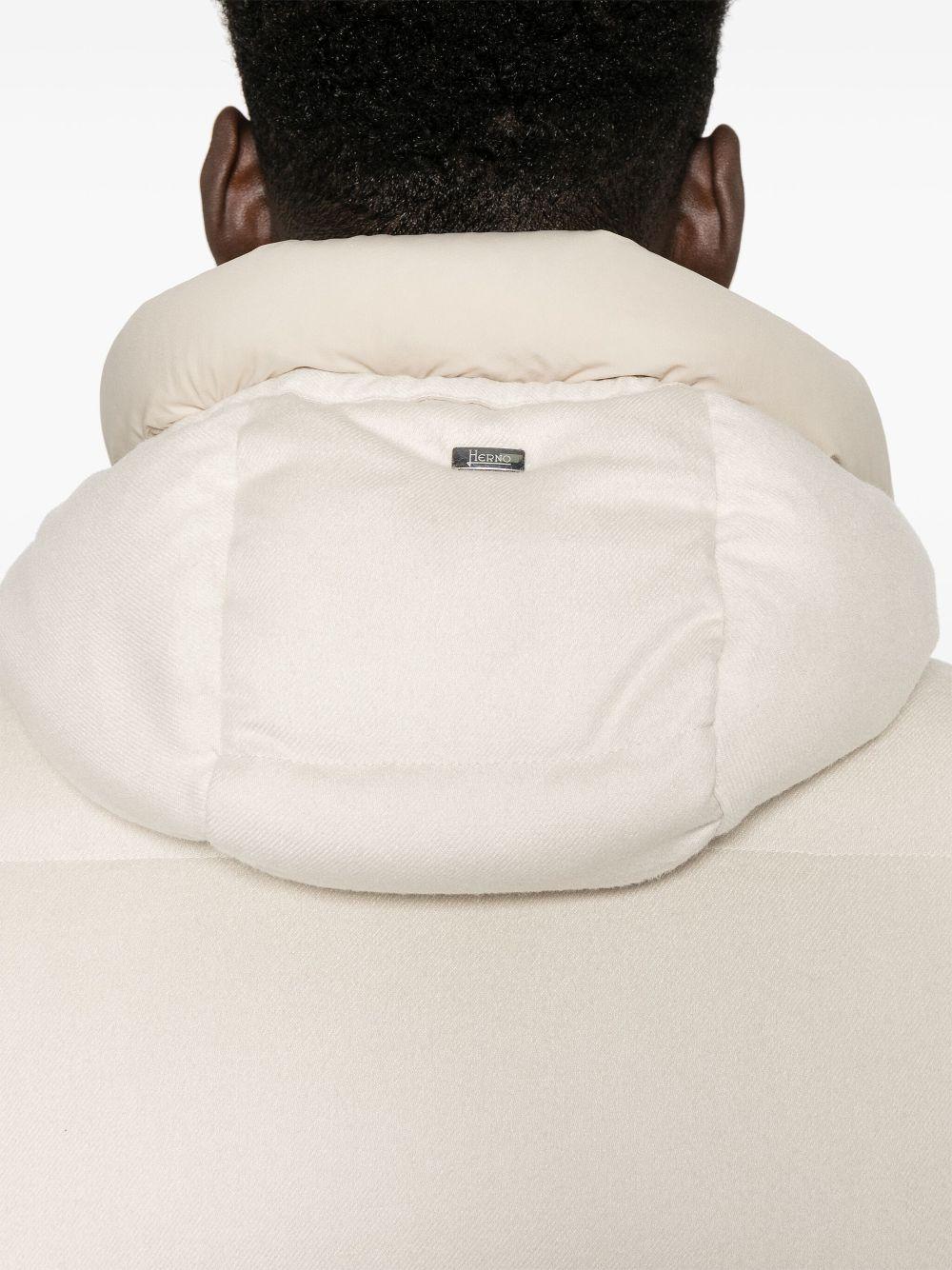 PI001144U38087 1985 CHANTILLY HERNO