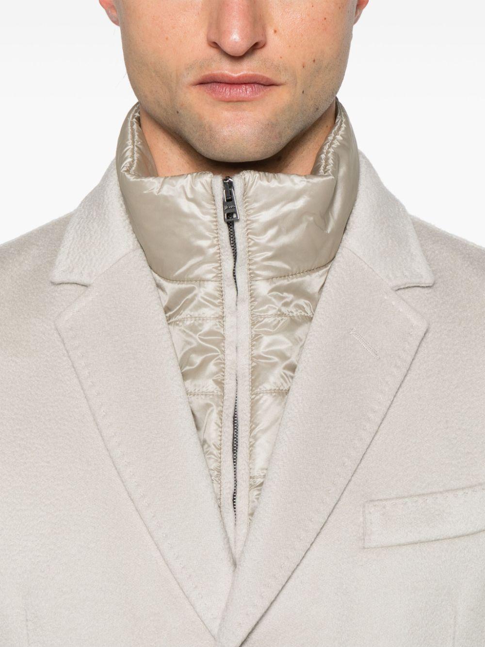 CA000183U38103 1985 CHANTILLY HERNO