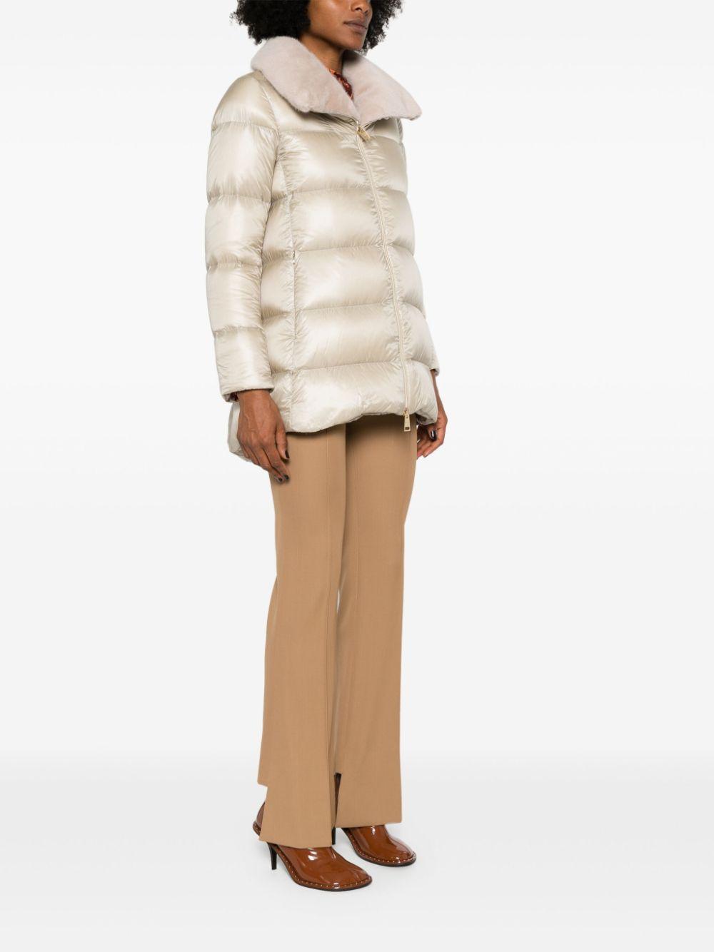 PI001944D12017Z 1985 CHANTILLY HERNO