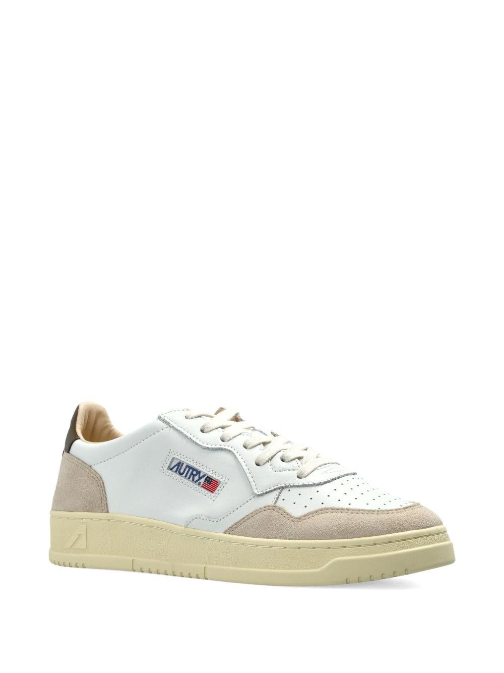 Sneaker Medalist Low in pelle AULMLS15 WHITE TEAK AUTRY