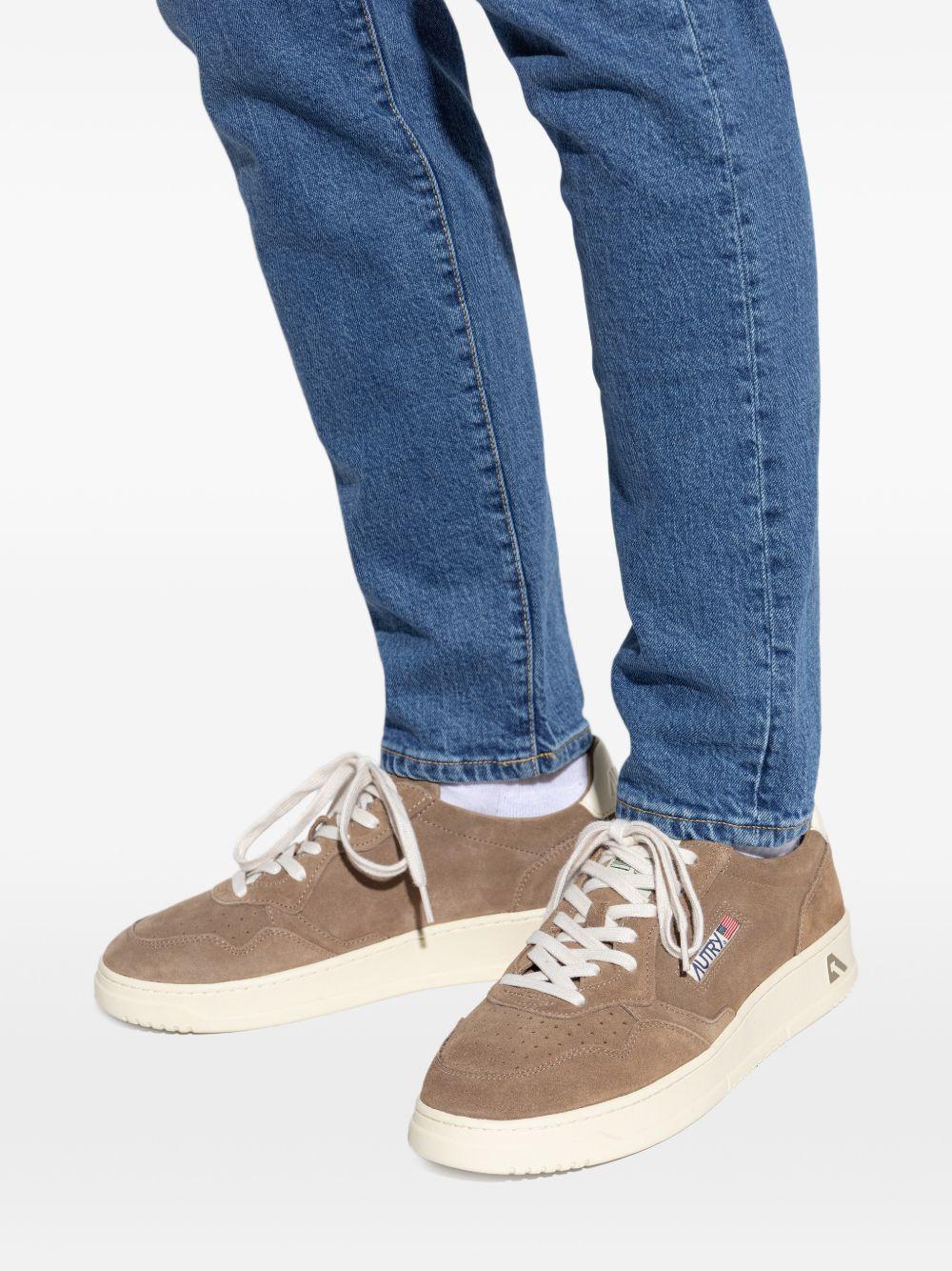 Sneakers Medalist Low Suede AULMUH10 SUEDE CIGAR AUTRY
