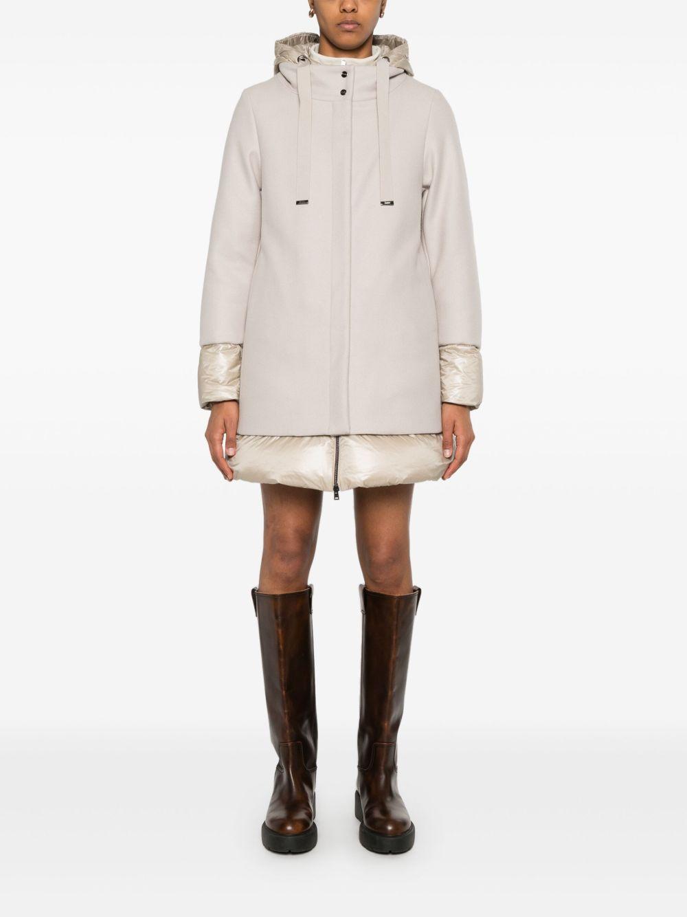 PI001966D33344 1985 CHANTILLY HERNO