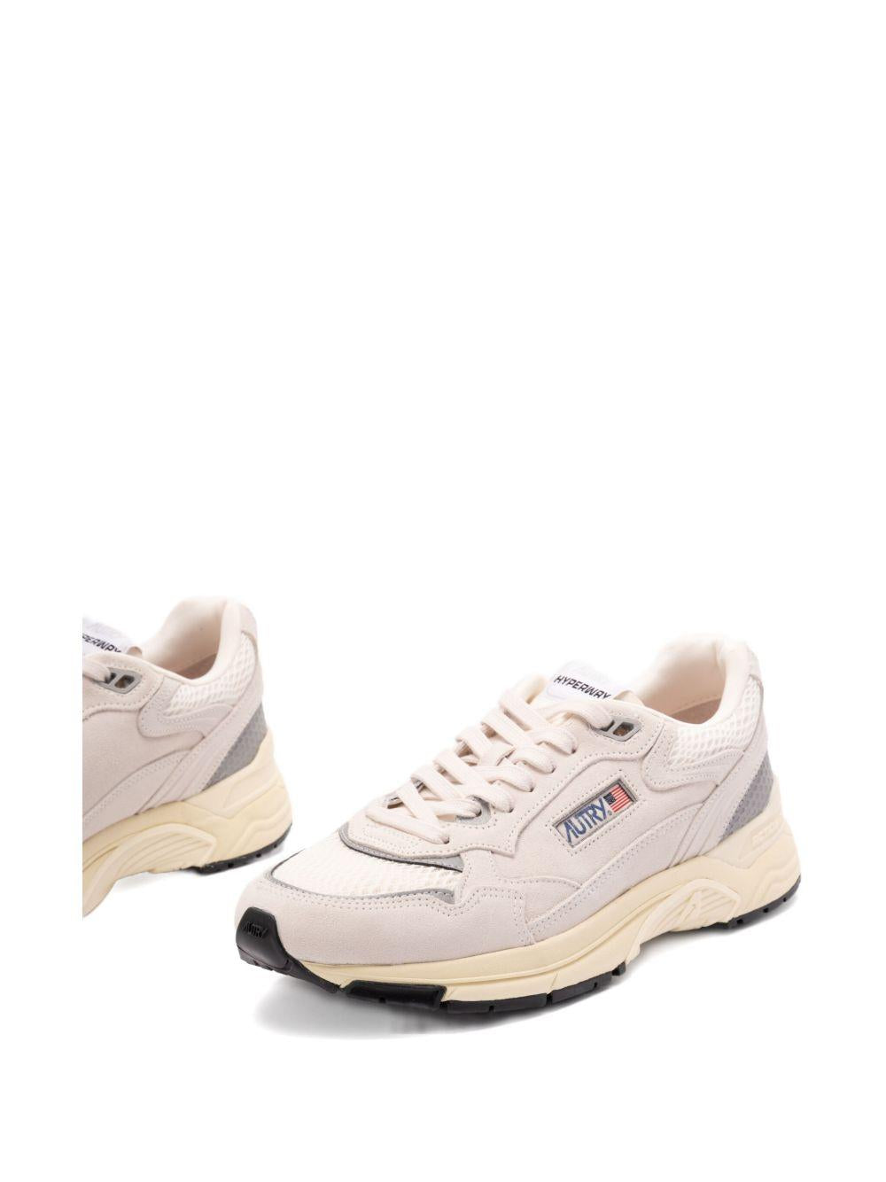 Sneakers Hyperway<BR/> HYLMUM10 WHITE SILVER AUTRY