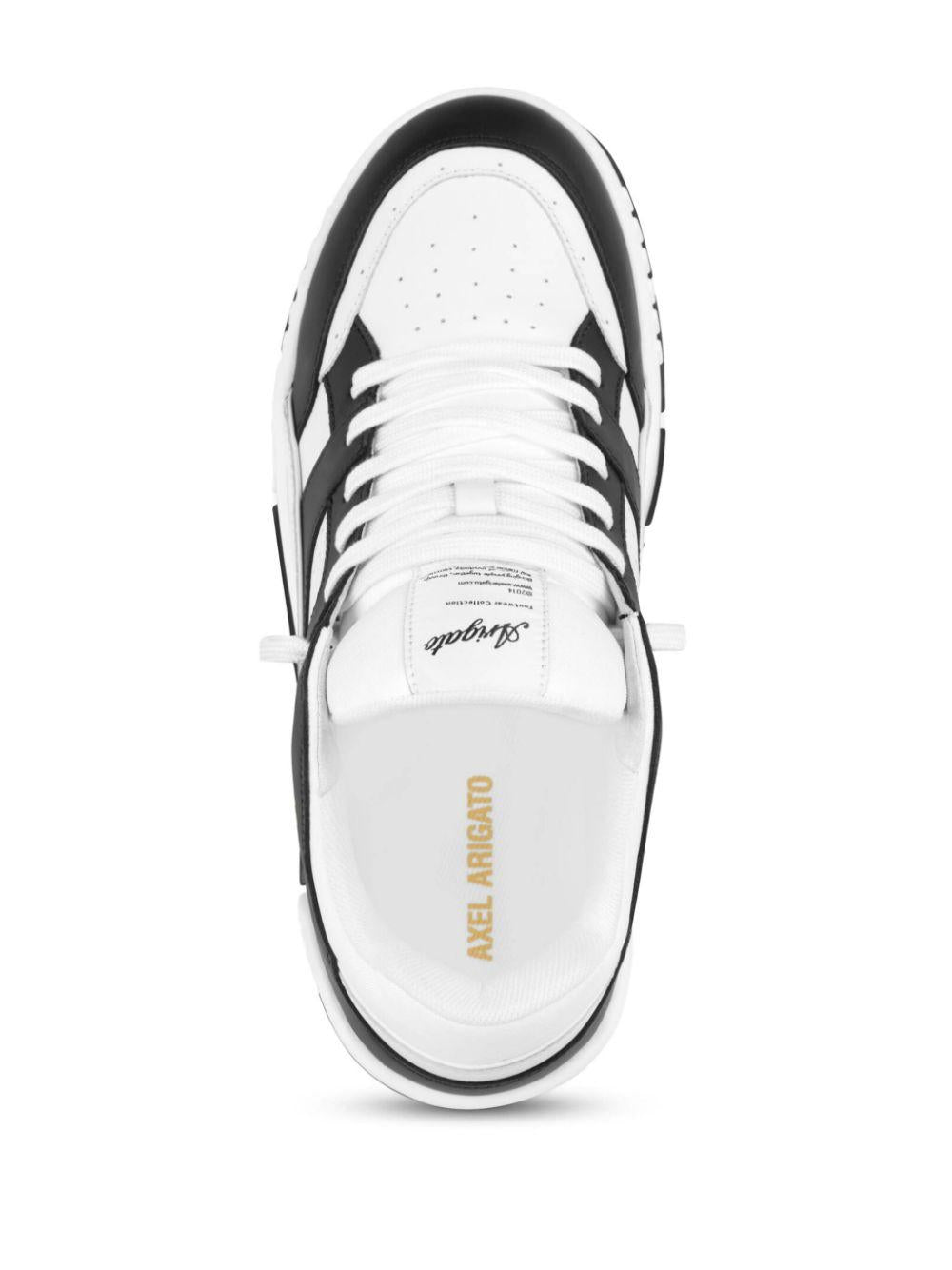 F2544002 WHITE BLACK AXEL ARIGATO