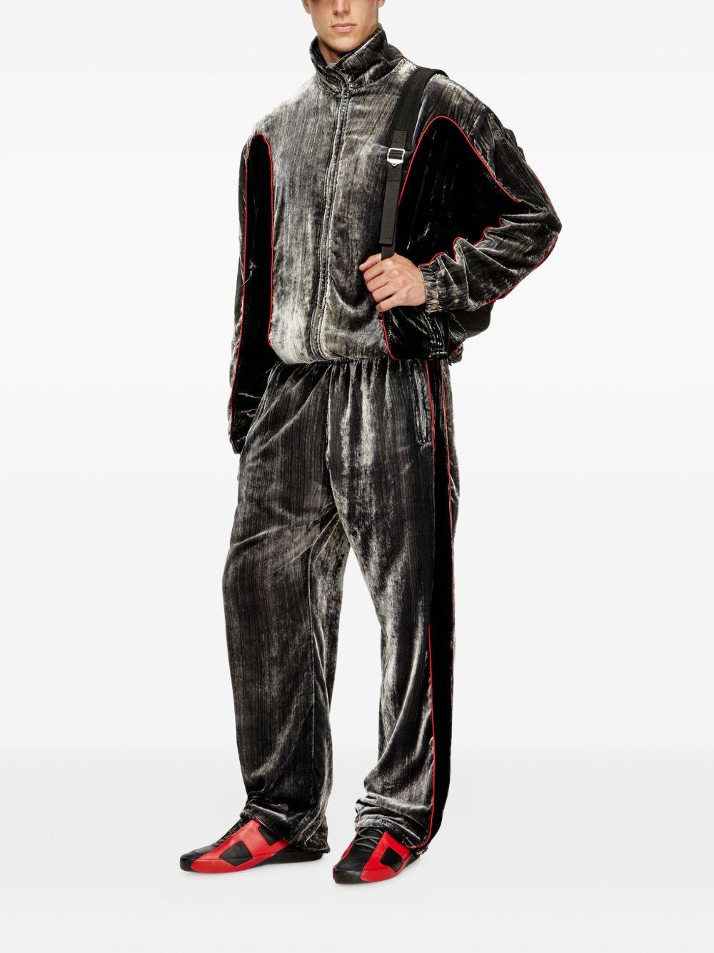 A184690AJFR 9AW BLACK DIESEL