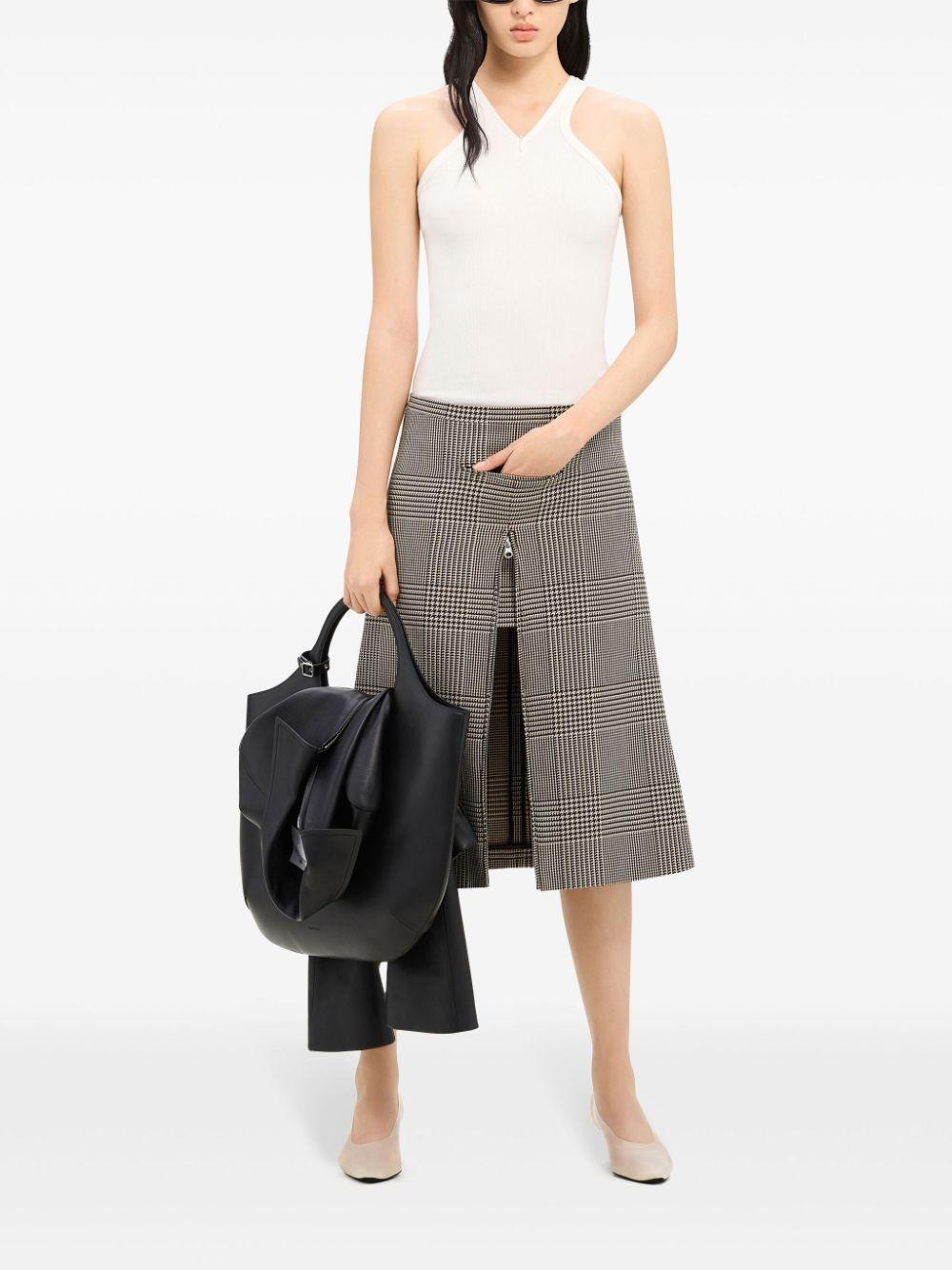 324JDE079JS0121 0001 HERITAGE WHITE COURREGES