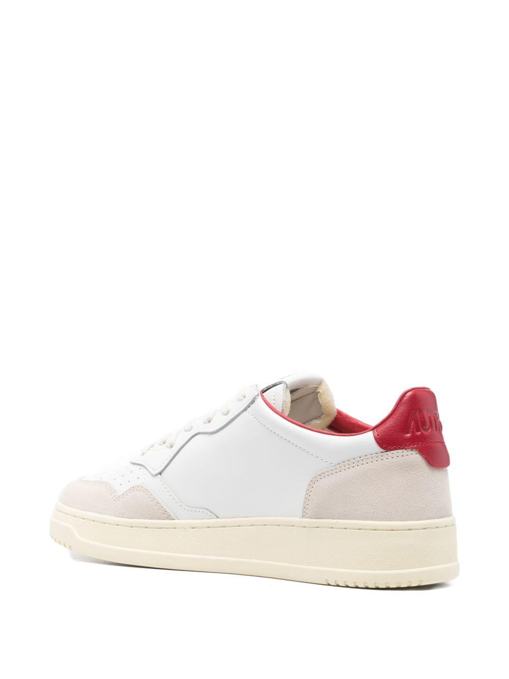 Sneaker Medalist Low in pelle AULMMA10 WHITE RED AUTRY