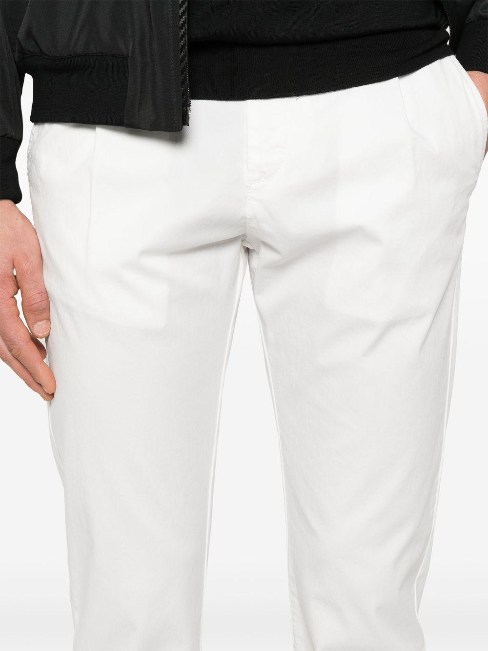Pantaloni affusolati con pieghe K75PANH08TET0G002 01NN BIANCO ELEVENTY