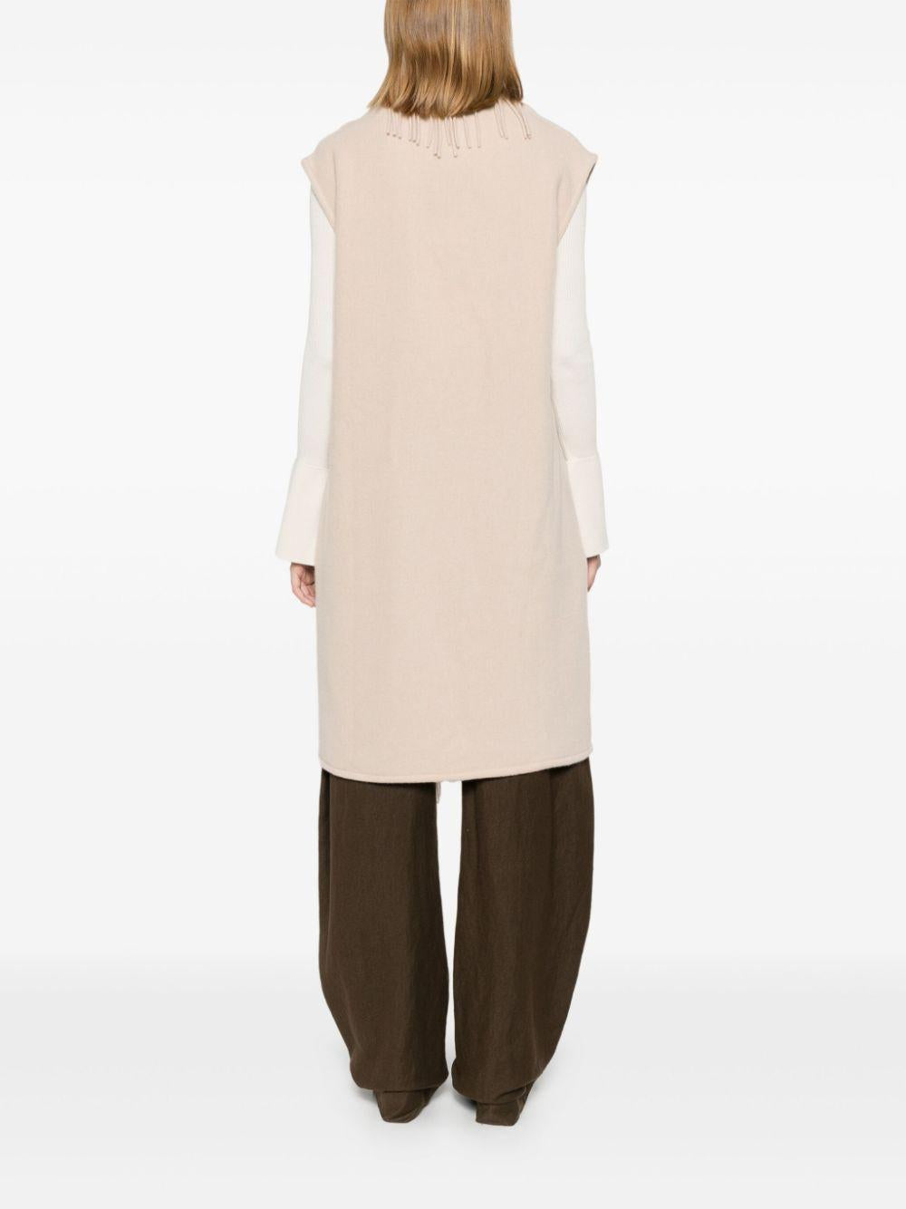 GC00067DR33395 1982 CHANTILLY HERNO