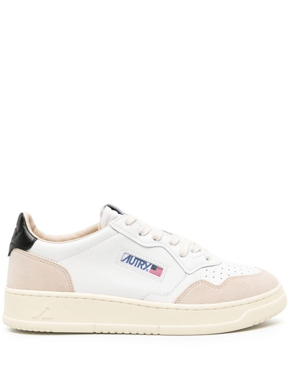 Sneakers Medalist Low in Pelle Bianca e Nera e Suede Beige AULMLS21 WHITE BLACK AUTRY