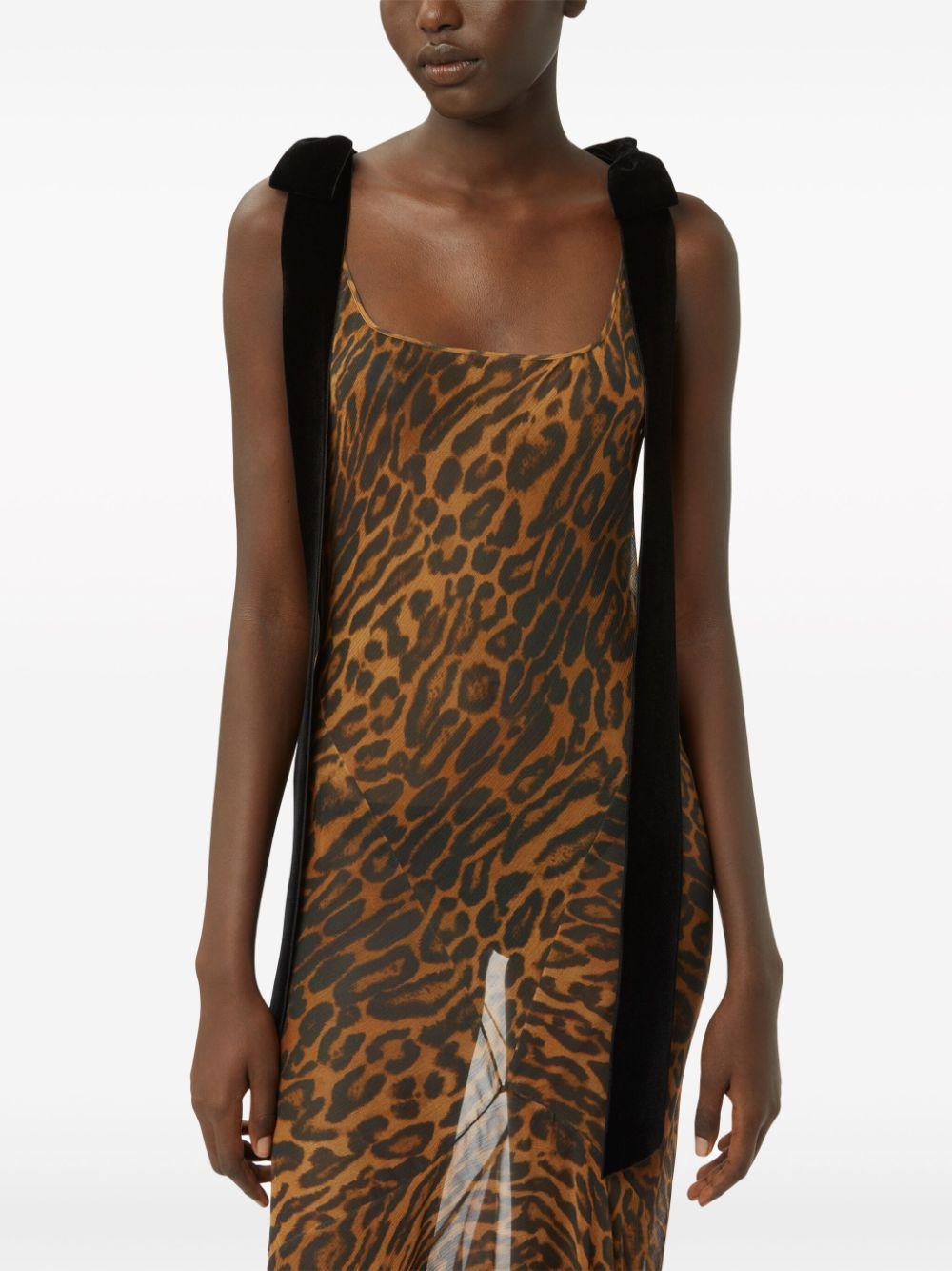 24PCRO029SE1392 I1420 LEOPARD NINA RICCI