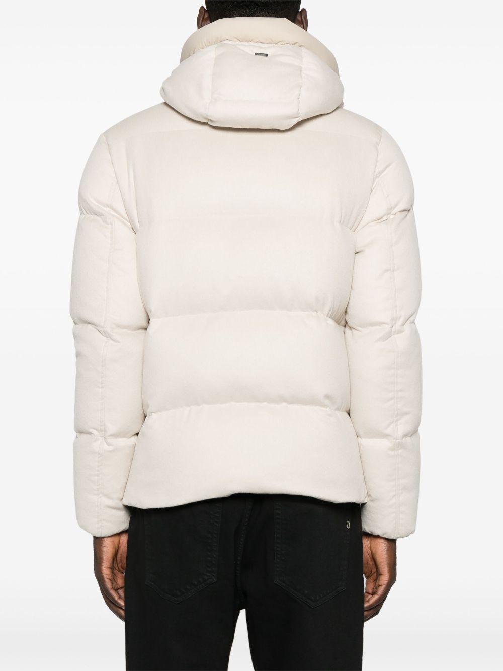 PI001144U38087 1985 CHANTILLY HERNO