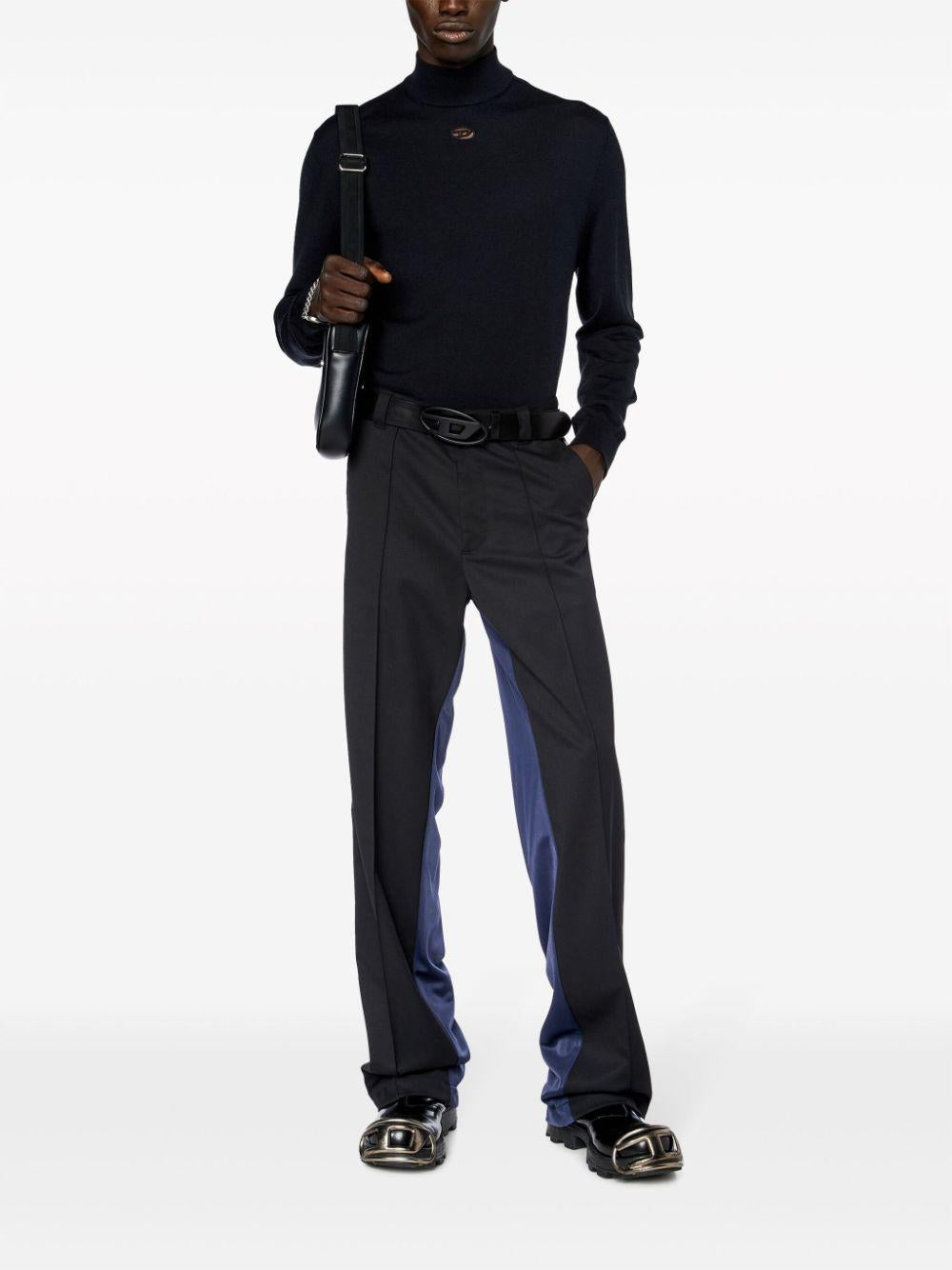 A124450CHAU 9XX BLACK DIESEL