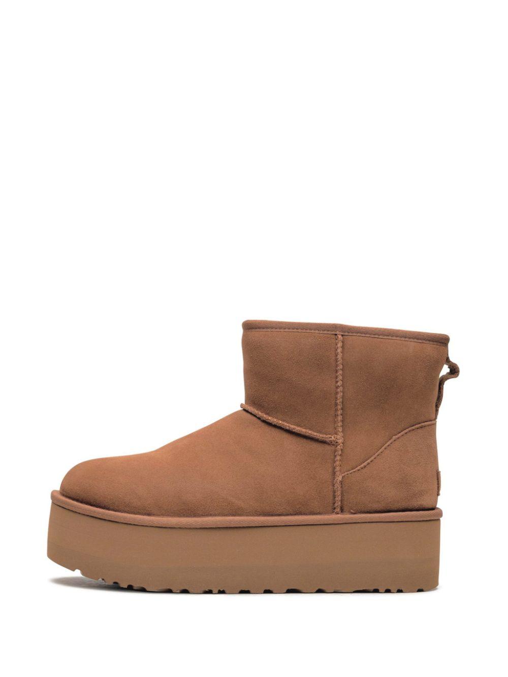 1134991 CHE UGG
