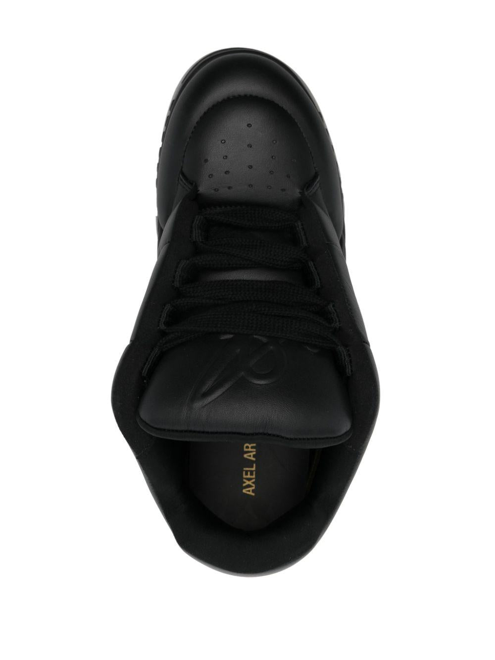 F2560001 BLACK GREY AXEL ARIGATO