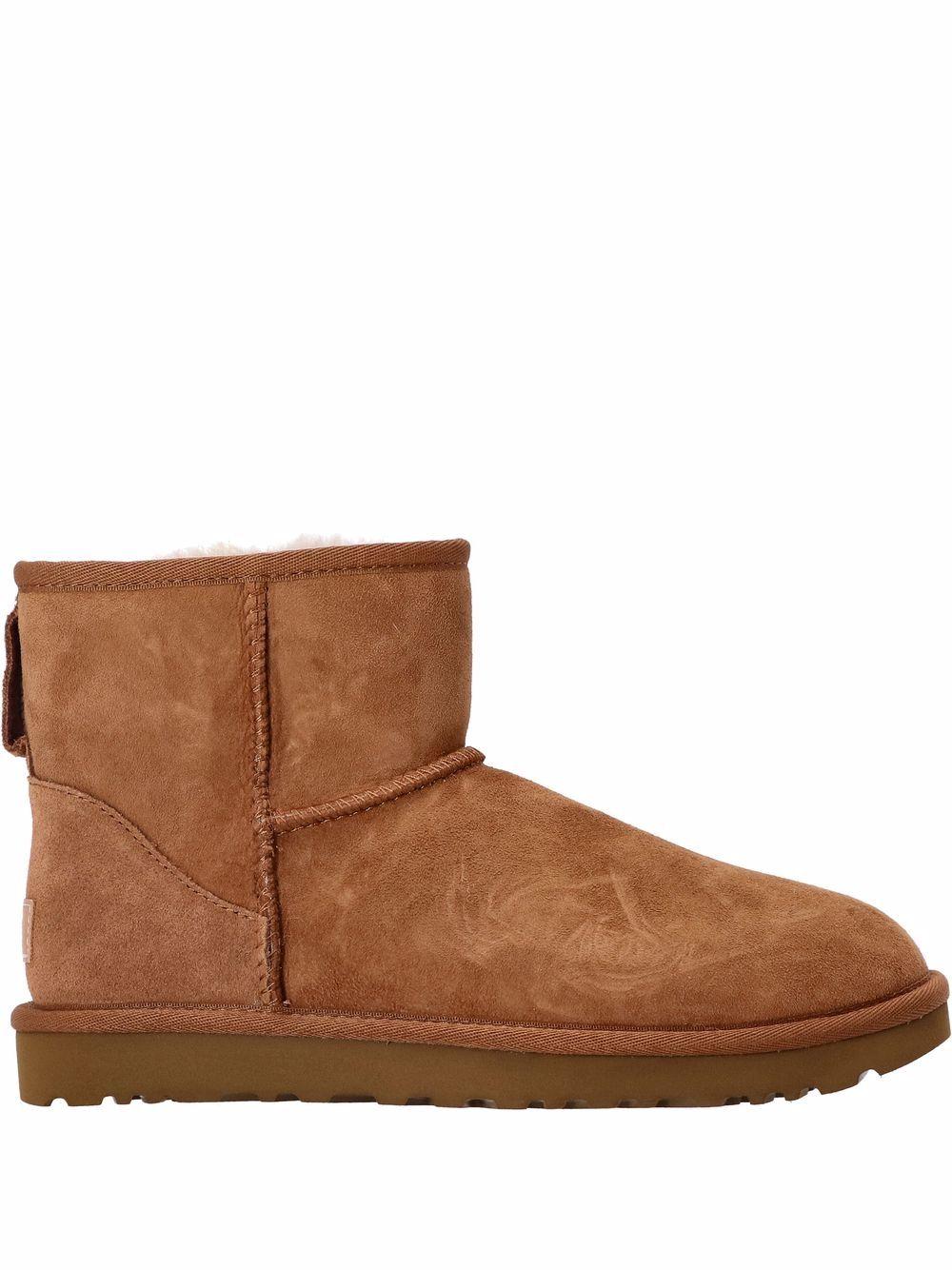 1016222 CHE UGG