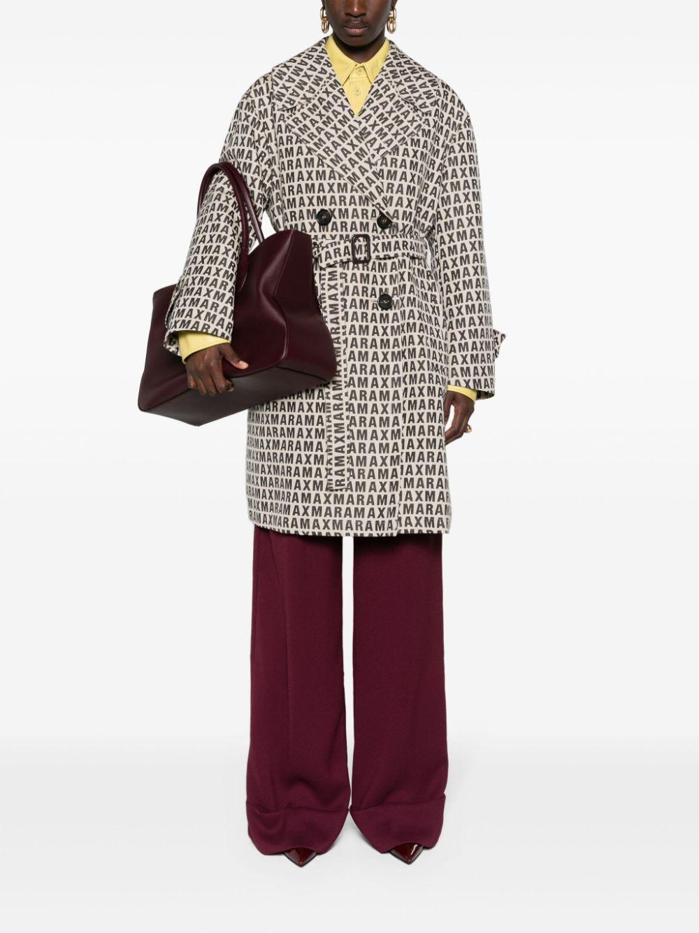 JACQUESMM10254 001 DIS LOGO MAX MARA THE CUBE