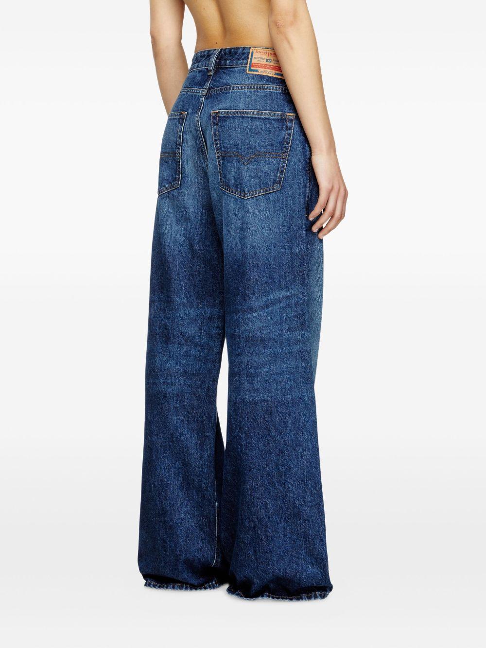 A0692509I27 01 BLUE DIESEL