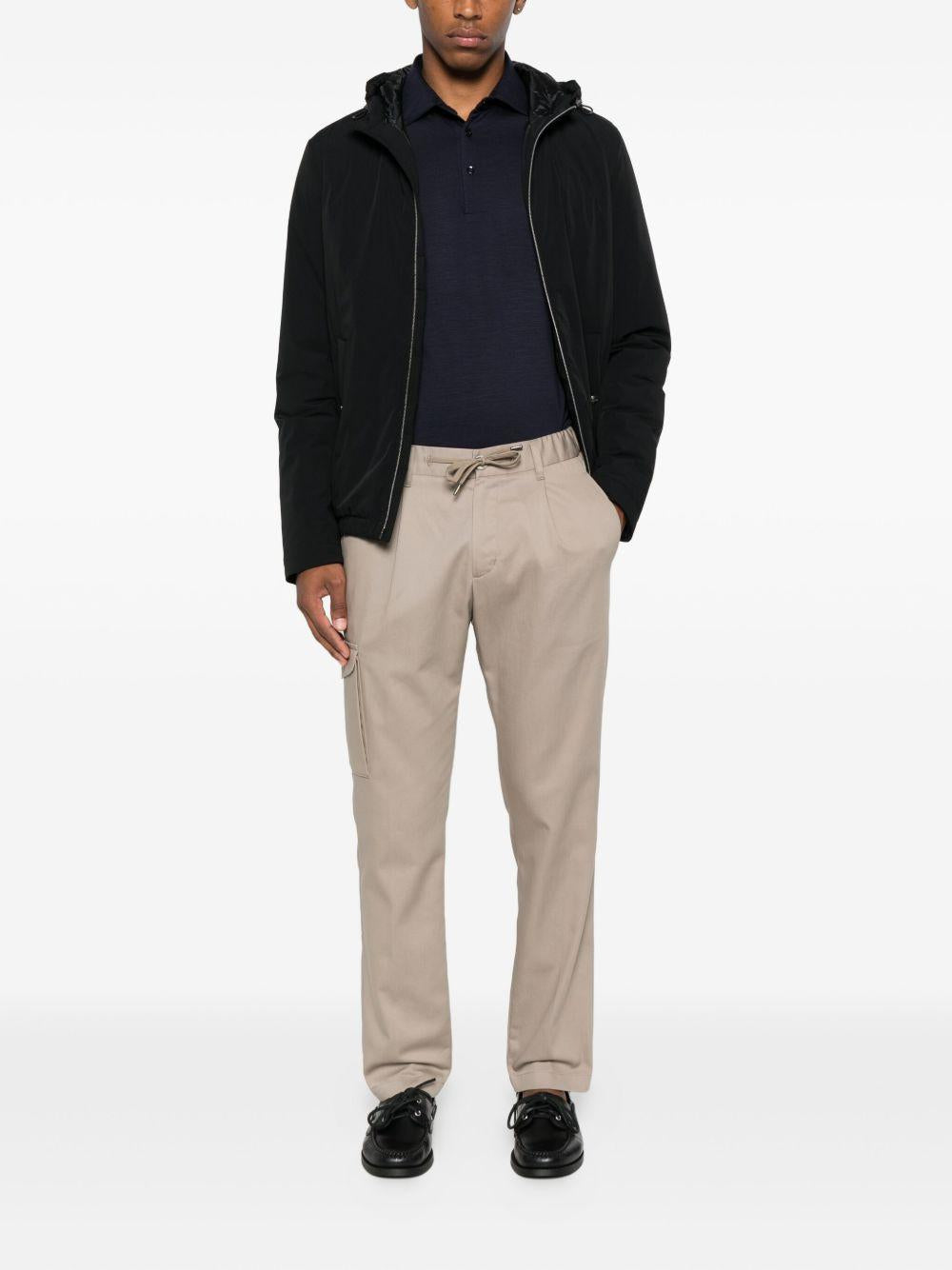 PT00039UR13266 1985 CHANTILLY HERNO