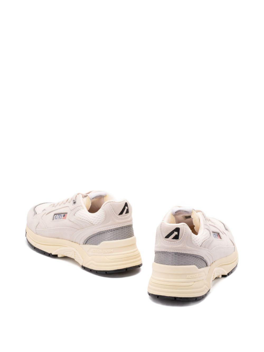 Sneakers Hyperway<BR/> HYLMUM10 WHITE SILVER AUTRY