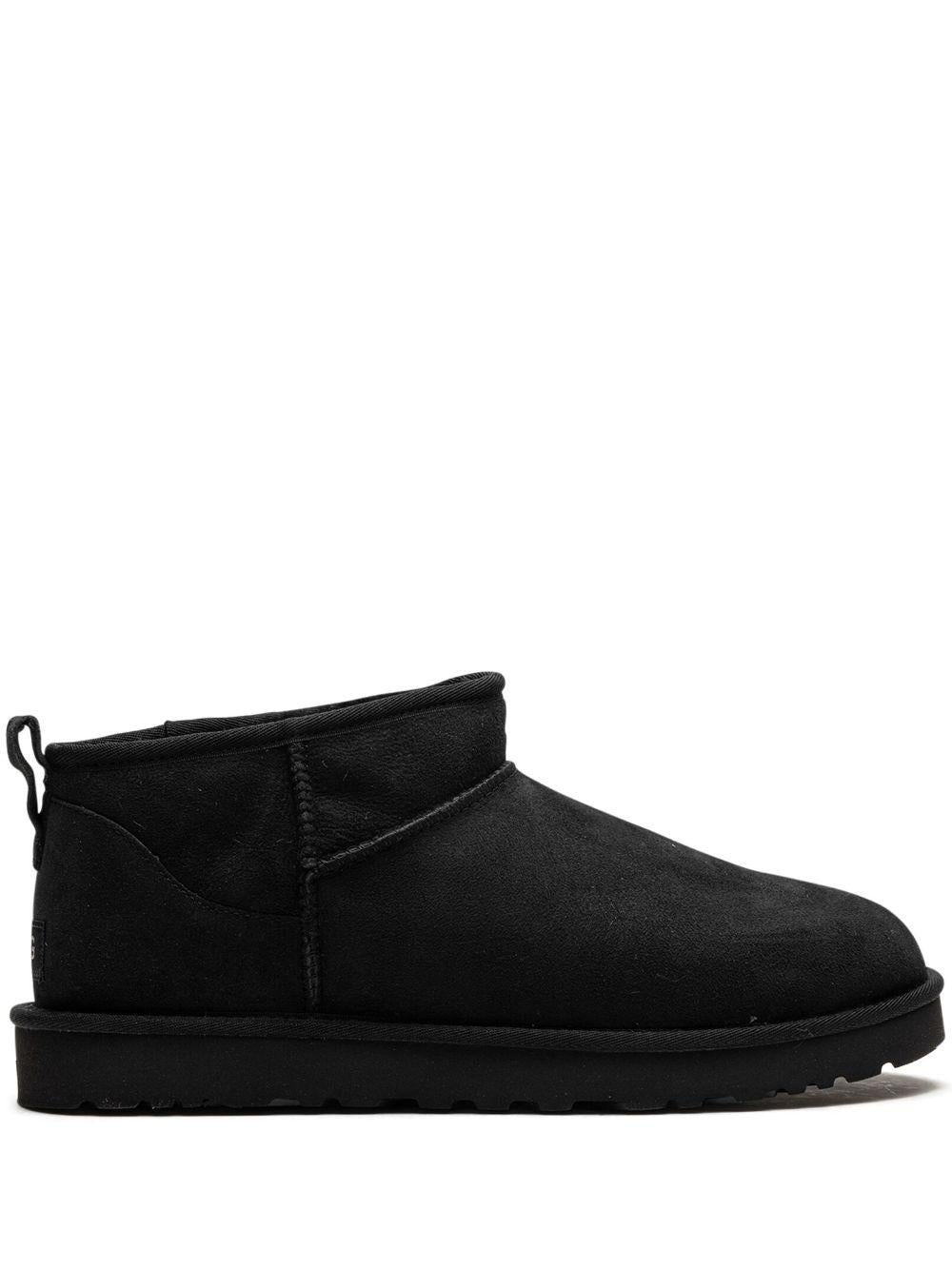 1137391 BLK UGG