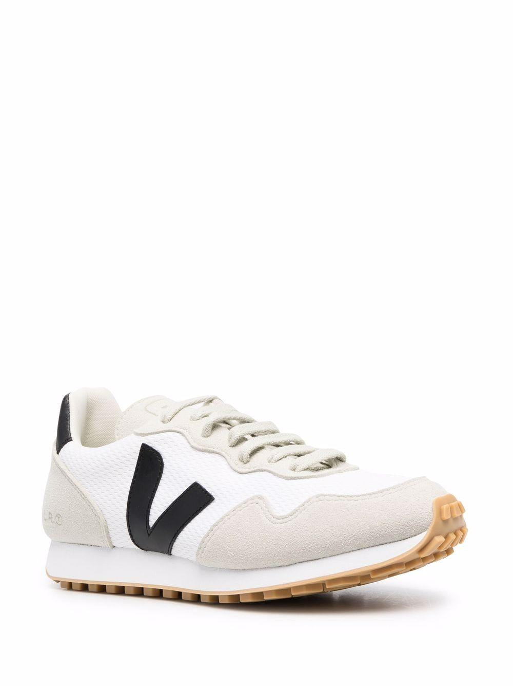RR0102364 WHITE BLACK NATURAL VEJA