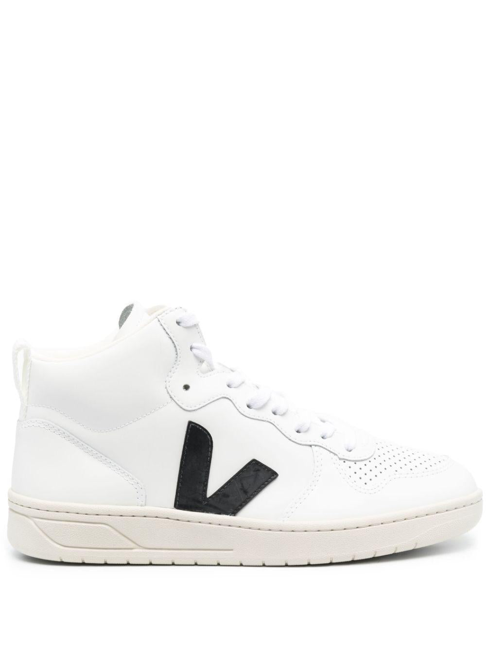 VQ0203304 EXTRA WHITE BLACK VEJA