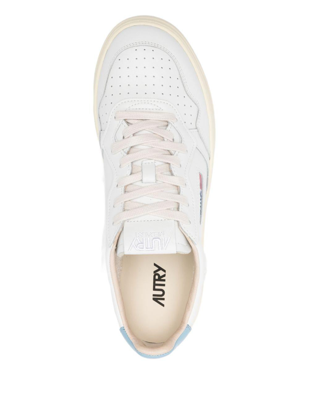 Sneakers Medalist Low Forget Me No AULMTB01 WHITE LIGHT BLUE AUTRY