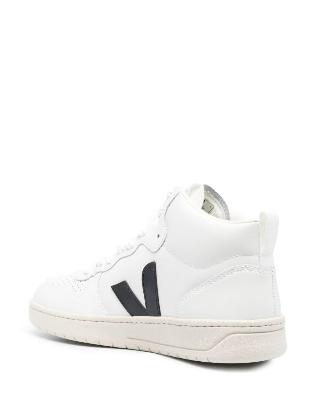 VQ0203304 EXTRA WHITE BLACK VEJA