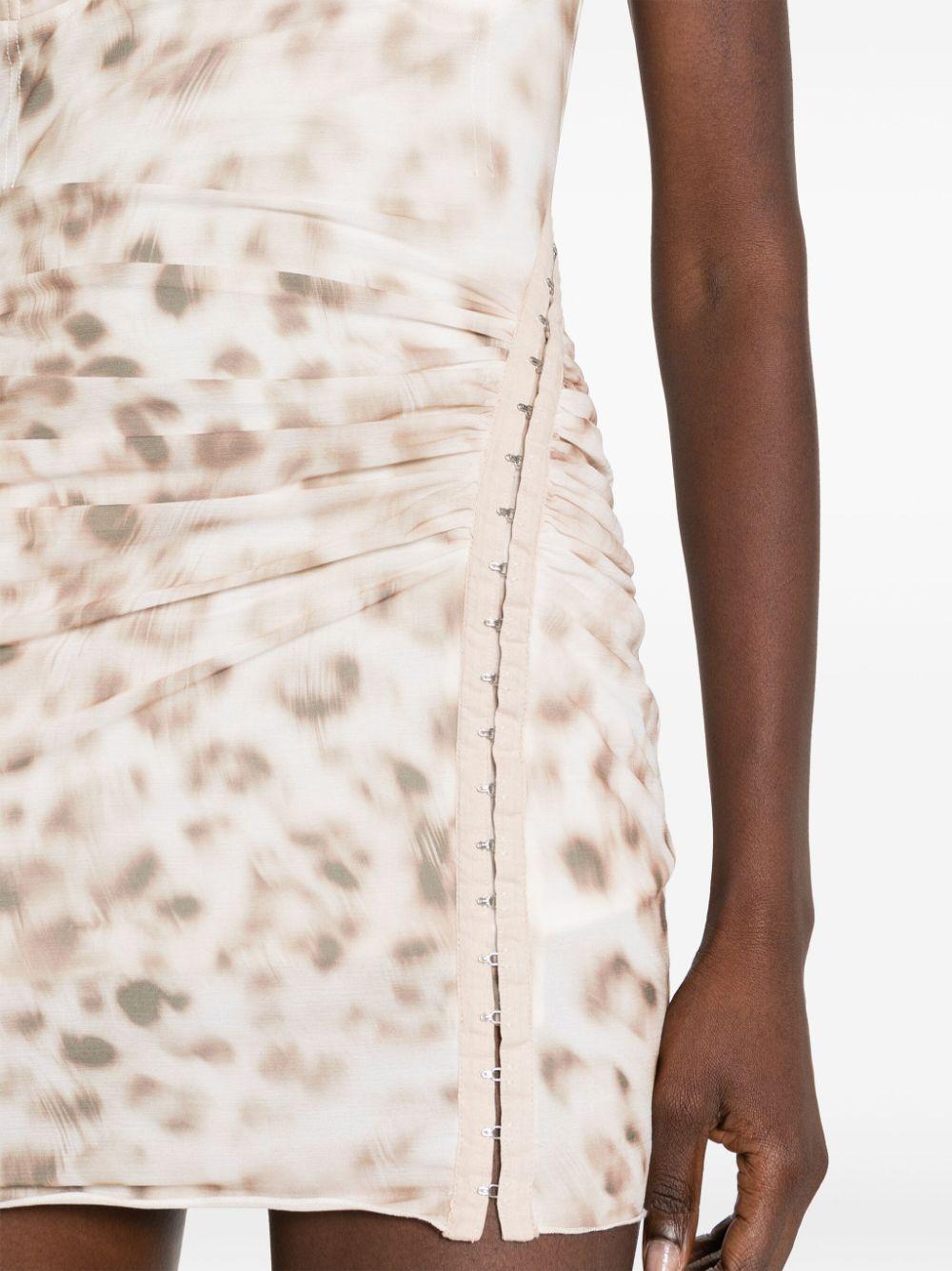 1122652930 BLURRY SHOW LEOPARD ROTATE