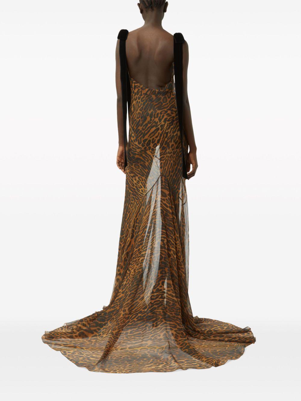 24PCRO029SE1392 I1420 LEOPARD NINA RICCI