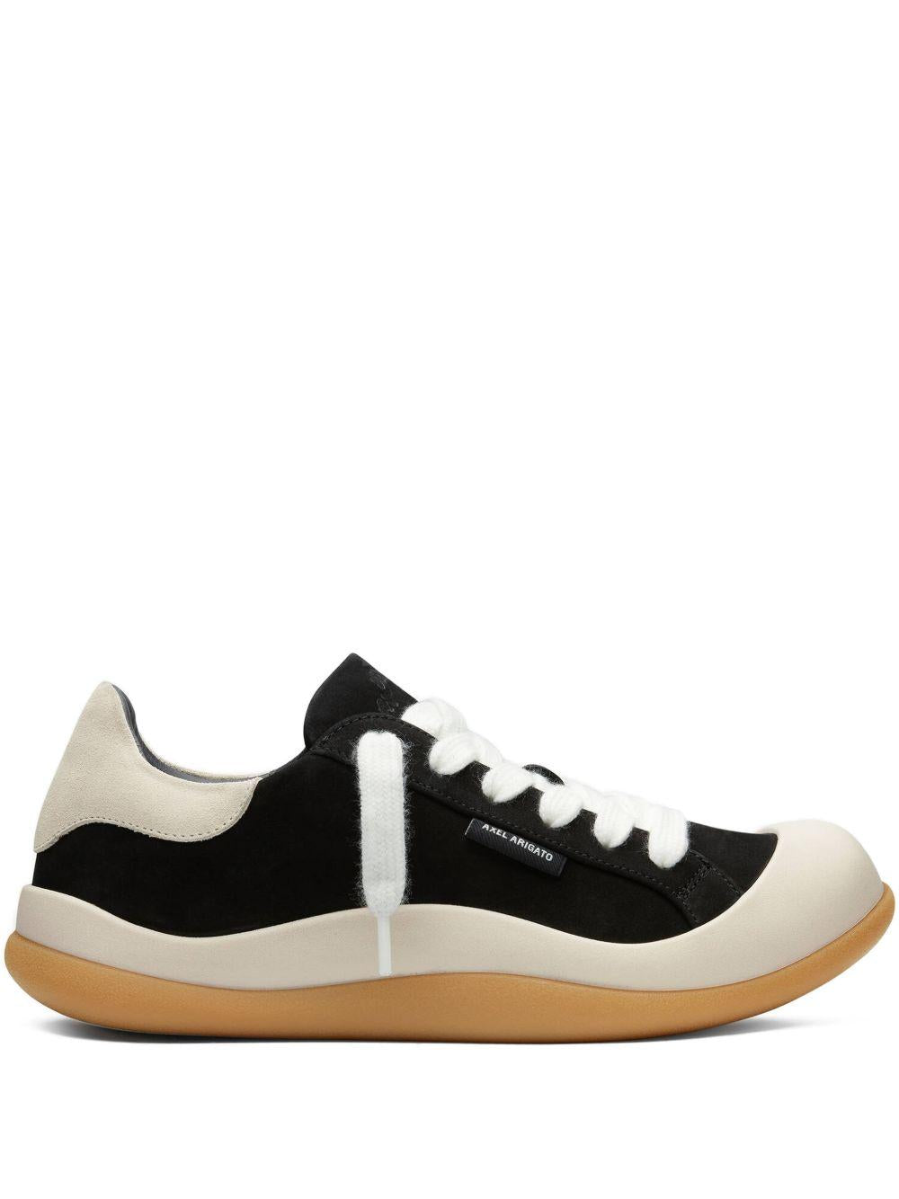 Squish Sneaker F3654002 BLACK GUM AXEL ARIGATO