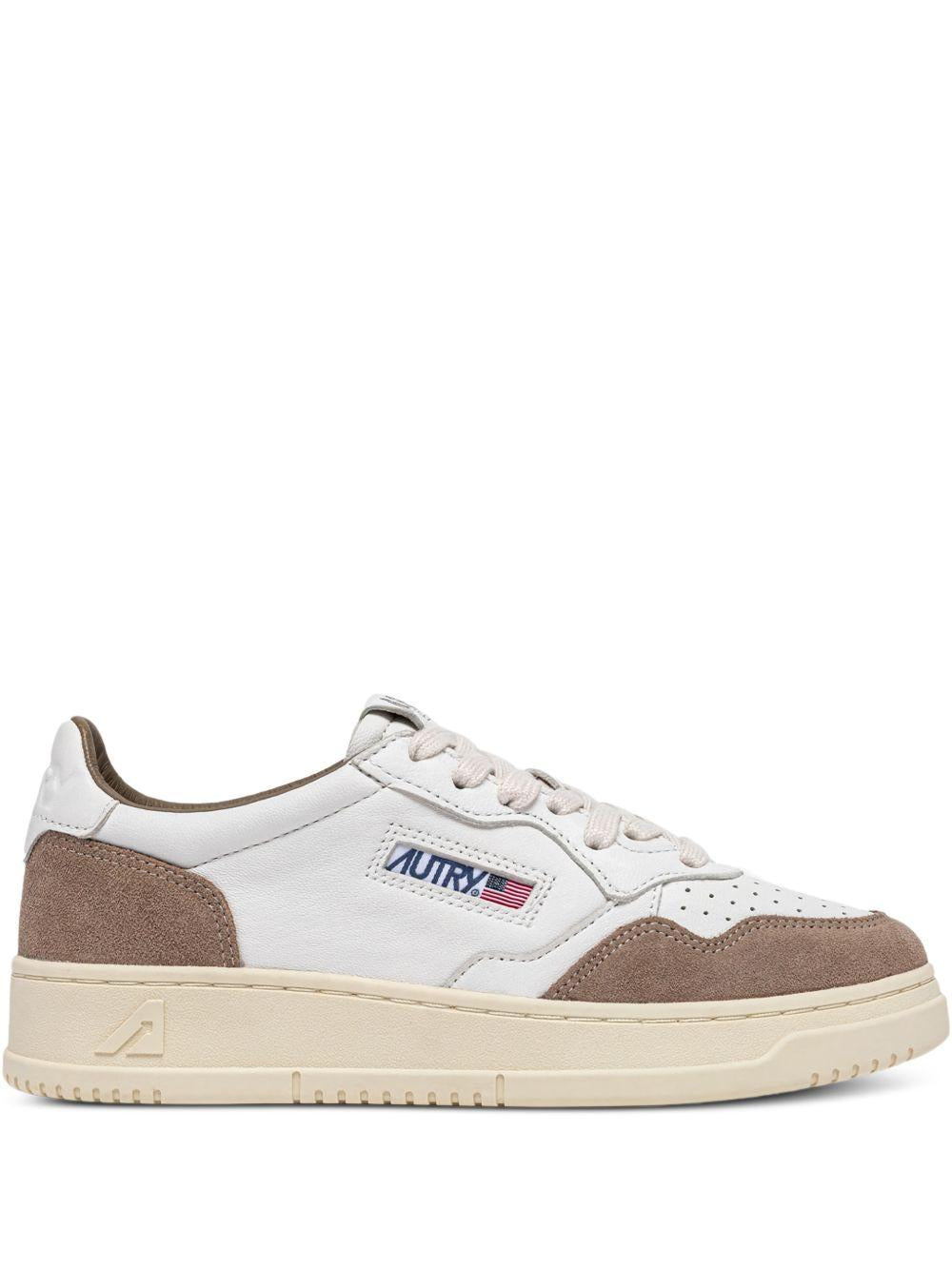 Sneaker Medalist Low in pelle AULMFT02 WHITE ANTILOPE AUTRY