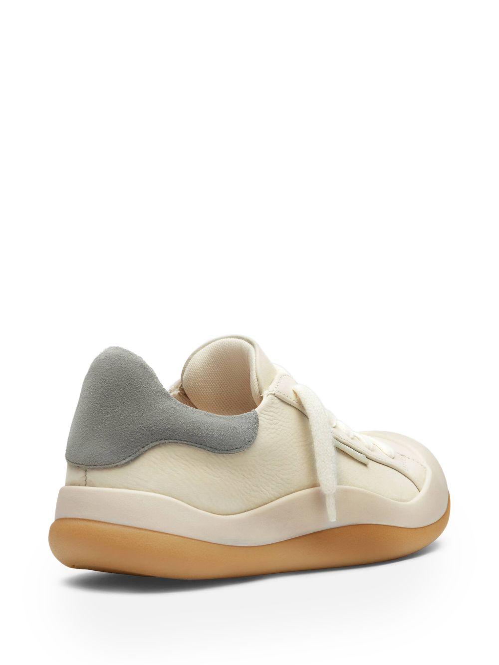 Squish Sneaker F3654001 LIGHT BEIGE GUM AXEL ARIGATO