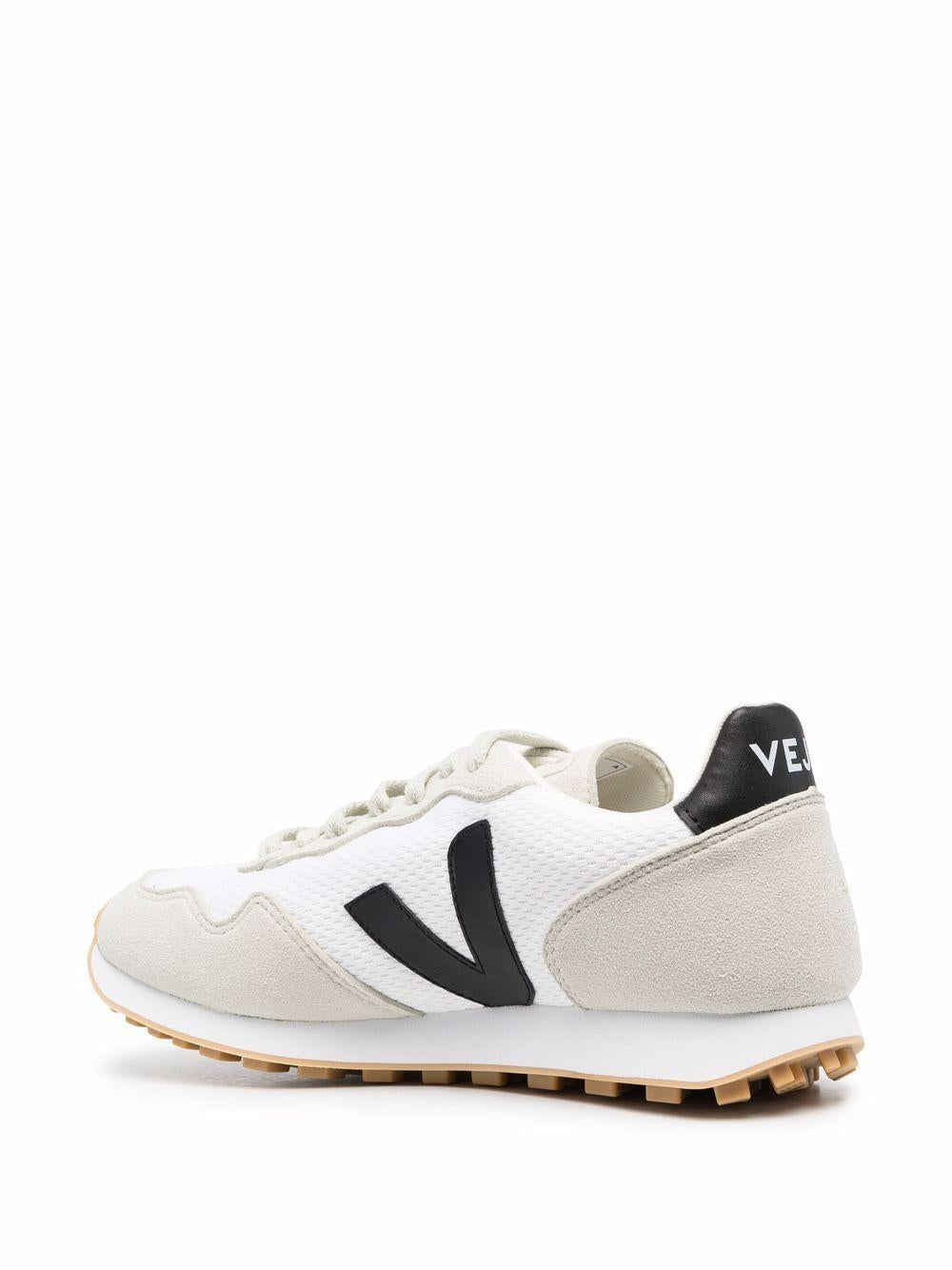 RR0102364 WHITE BLACK NATURAL VEJA