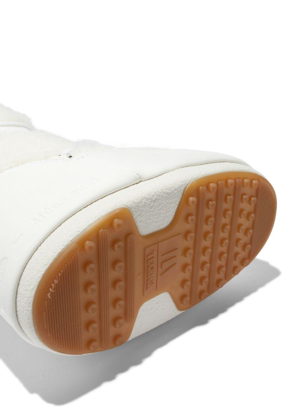 80D1408900 A002 OPTICAL WHITE MOON BOOT