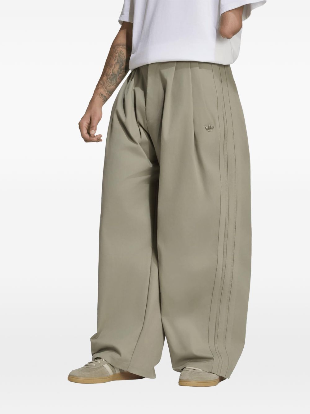 Pantaloni Triple Pleated KQ9489 SILVER PEBBLE ADIDAS ORIGINALS 