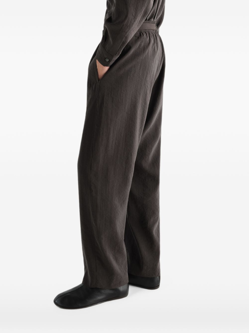 Pantaloni Relaxed con Cintura in Seta Dry PA1353LF1308 BR532 LICORICE LEMAIRE 