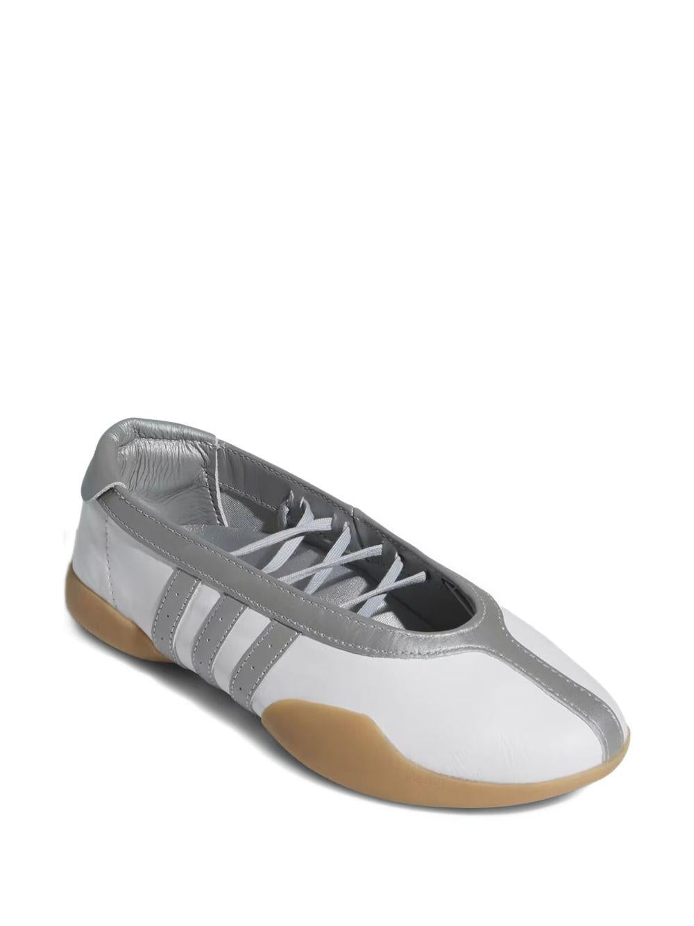 Sneakers Taekwondo Mei JQ6438 WHITE SILVER ADIDAS ORIGINALS 